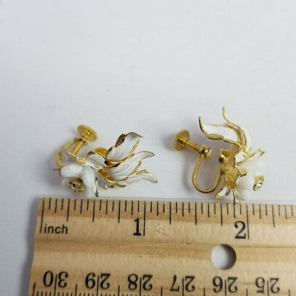Vintage Made in Austria Earrings White Enamel Flower Floral Clip On Screw Back - Picture 6 of 8